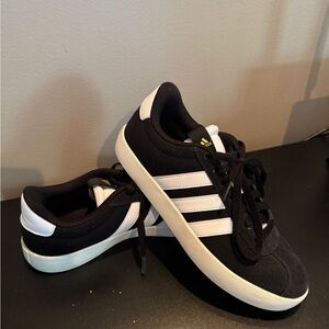 Adidas Men's Classic Black and White Sneakers